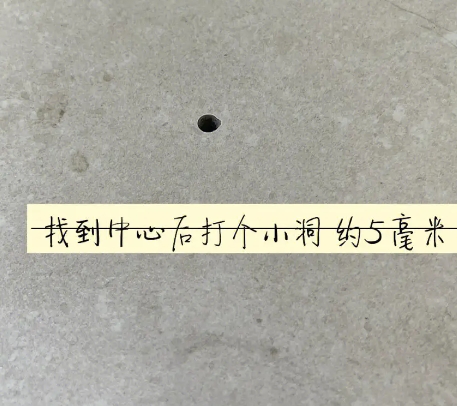 横峰瓷砖空鼓维修公司专业解答在瓷砖铺贴过程中，如果砂料搅拌不均匀，将会带来以下问题